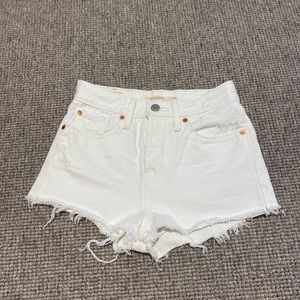 Levi’s White Jean Shorts Size 24